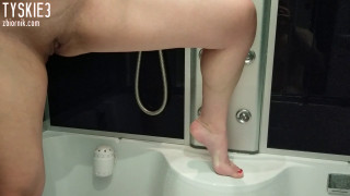 PISS pod prysznicem ;).mp4