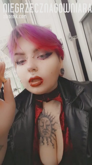 Snapchat-1545105950.mp4
