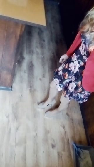 Nowa sukienka i wysokie szpilki . Udane zakupy