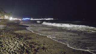 Playa Marbella nocą 